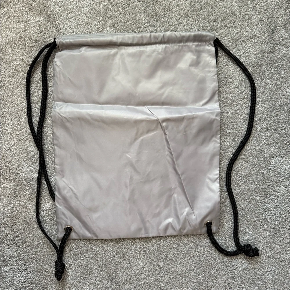 Hunter Silver Drawstring Backpack - Picture 3 of 3